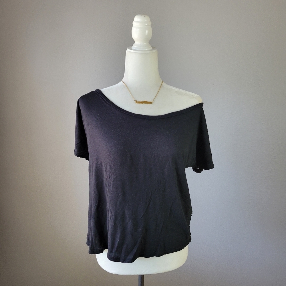 STYLEMINT // black short sleeved relaxed fit off shoulder lace back top tee